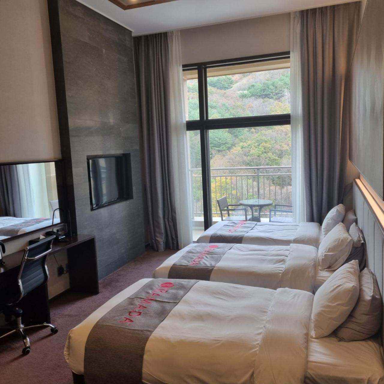 Ramada Hotel & Suite By Wyndham Gangwon Pyeongchang Chambre photo