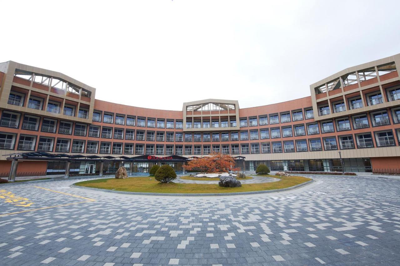 Ramada Hotel & Suite By Wyndham Gangwon Pyeongchang Extérieur photo