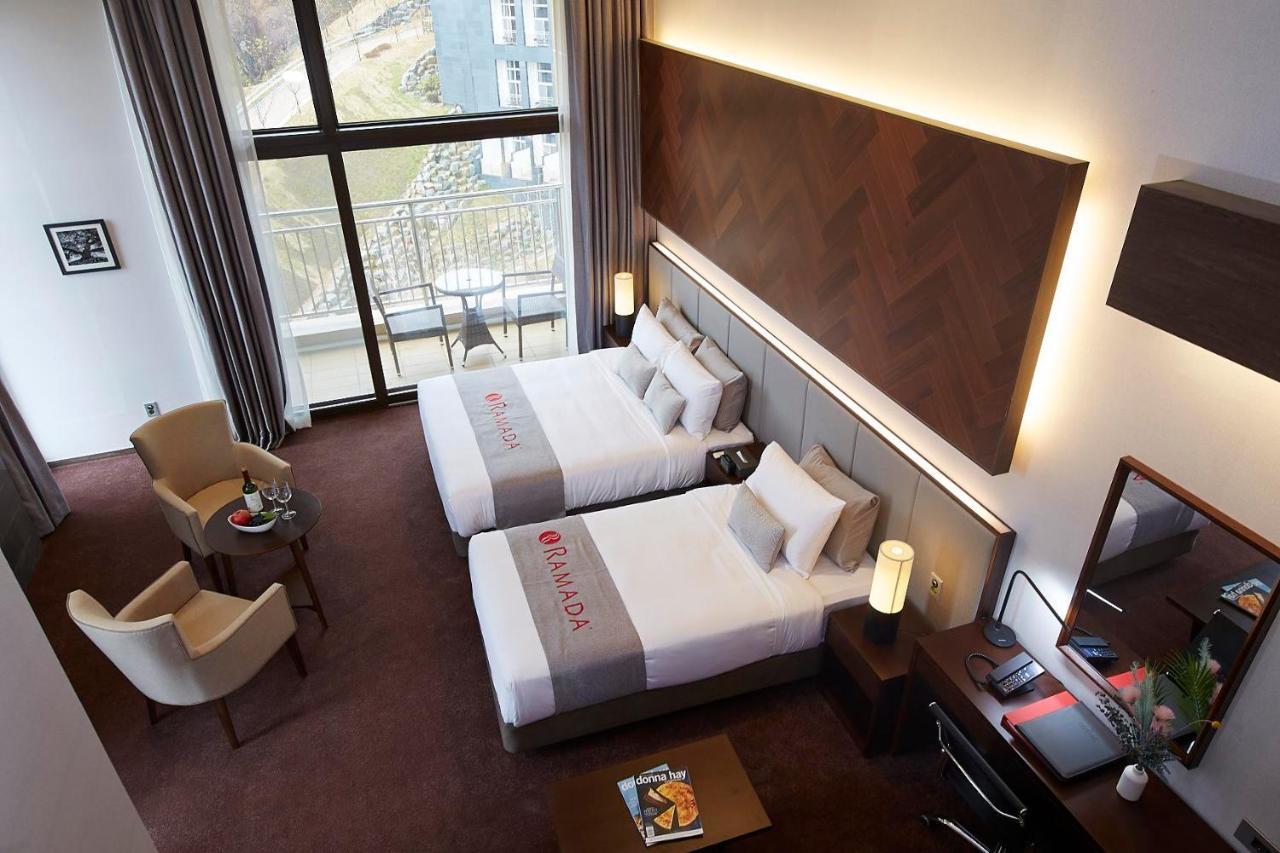 Ramada Hotel & Suite By Wyndham Gangwon Pyeongchang Extérieur photo
