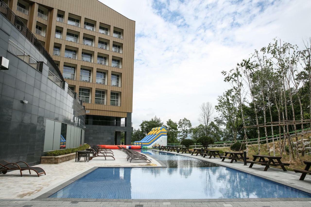 Ramada Hotel & Suite By Wyndham Gangwon Pyeongchang Extérieur photo