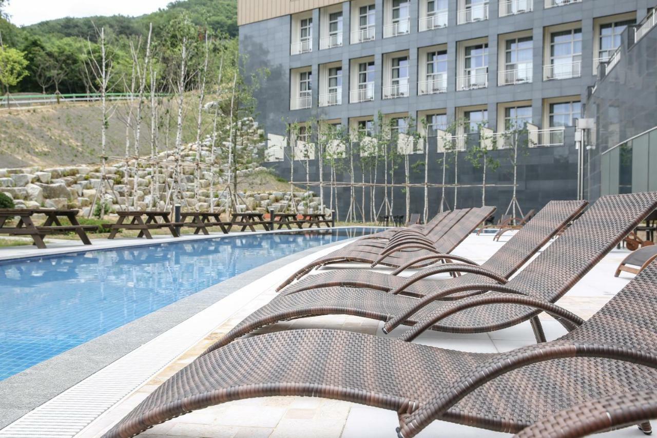 Ramada Hotel & Suite By Wyndham Gangwon Pyeongchang Extérieur photo